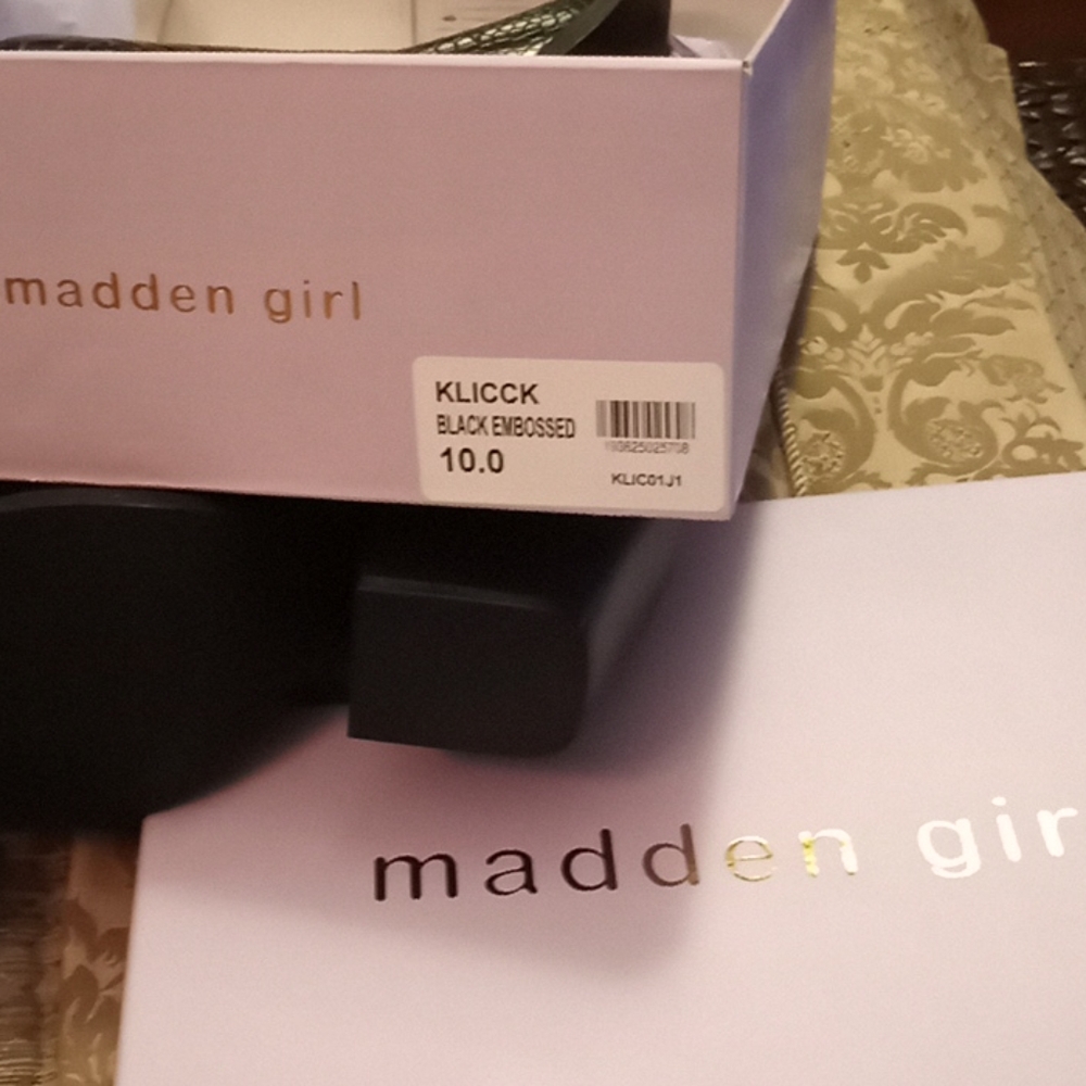 Steve Madden Brand New Boots - Picture 3 of 4